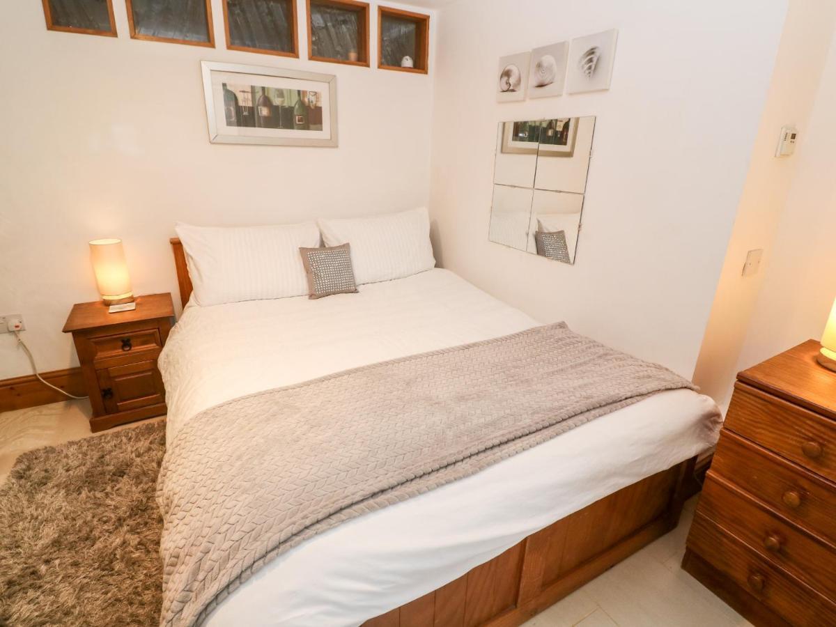 Maia House Apartment เพนริน ภายนอก รูปภาพ