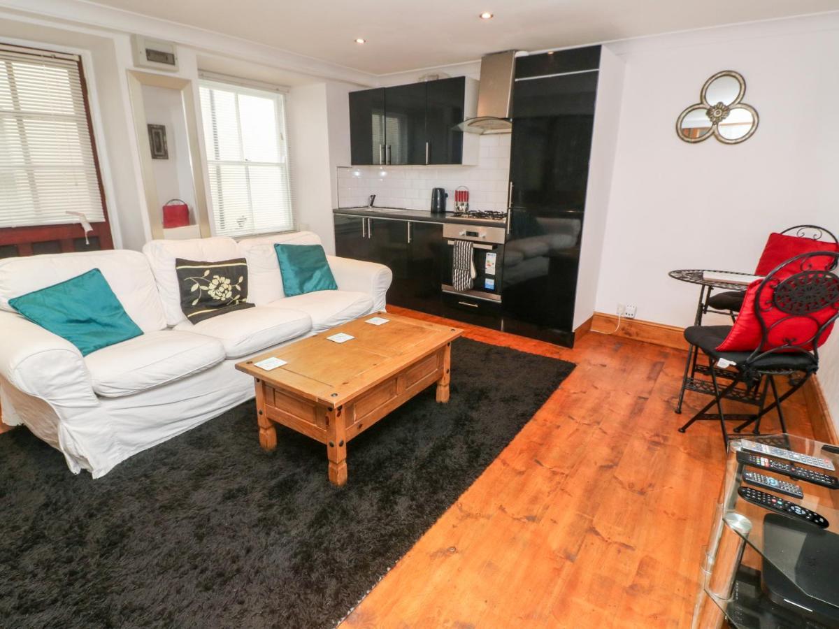 Maia House Apartment เพนริน ภายนอก รูปภาพ