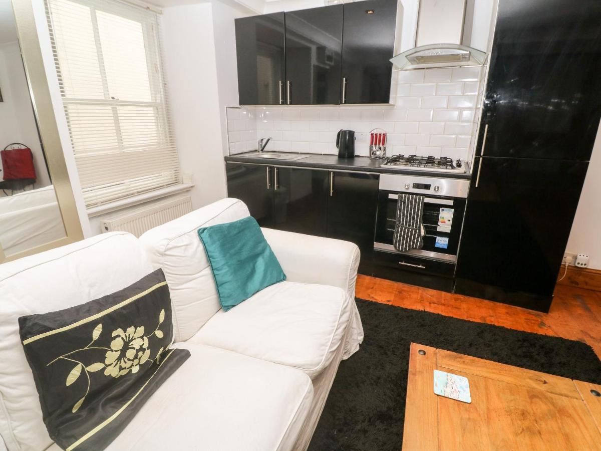 Maia House Apartment เพนริน ภายนอก รูปภาพ