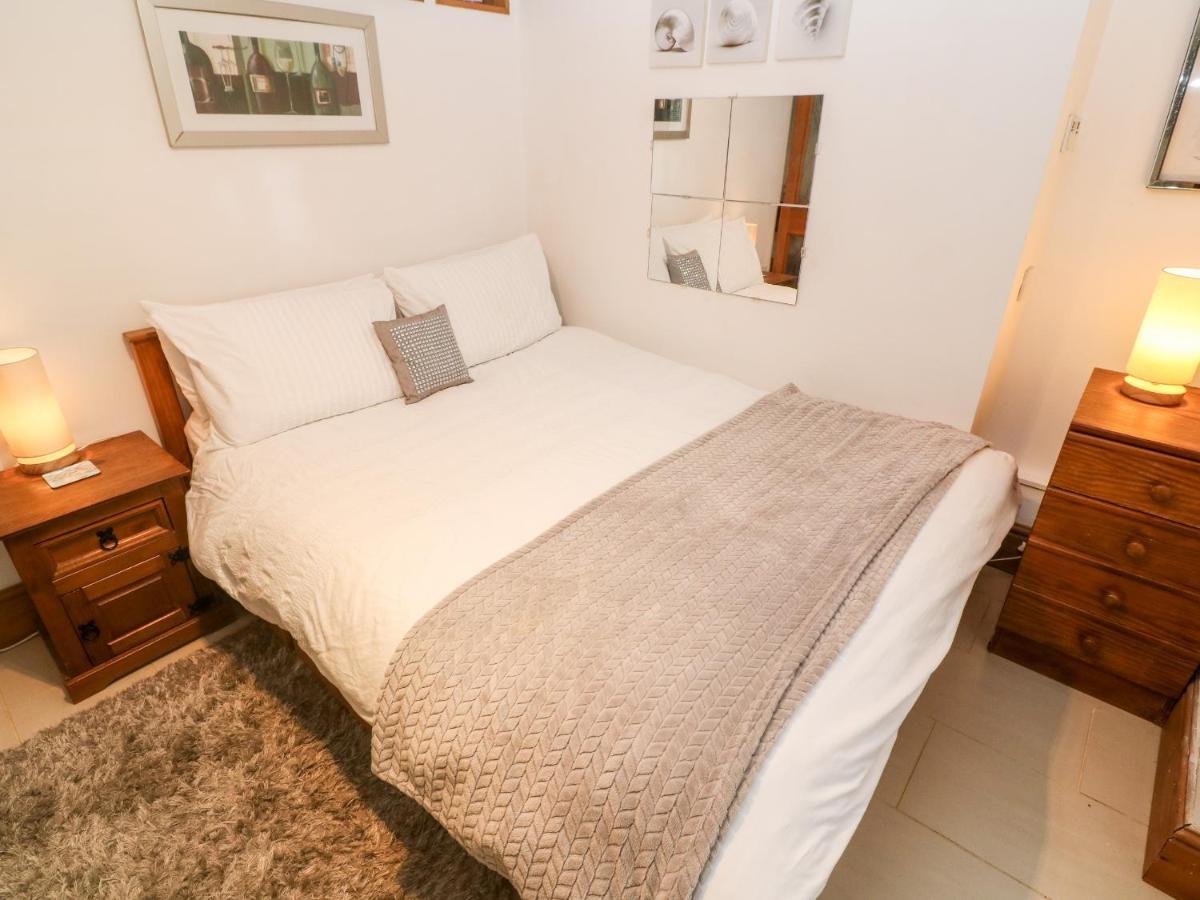 Maia House Apartment เพนริน ภายนอก รูปภาพ