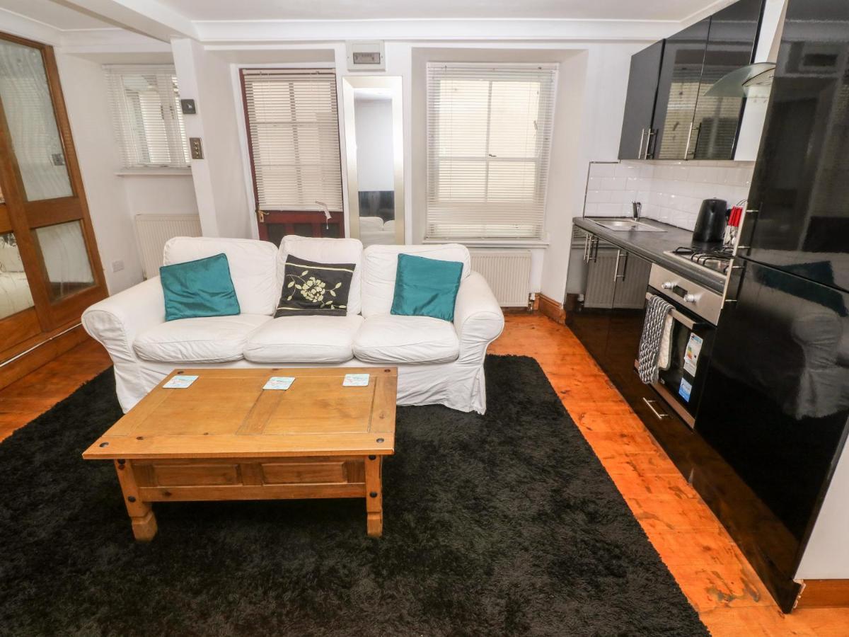 Maia House Apartment เพนริน ภายนอก รูปภาพ
