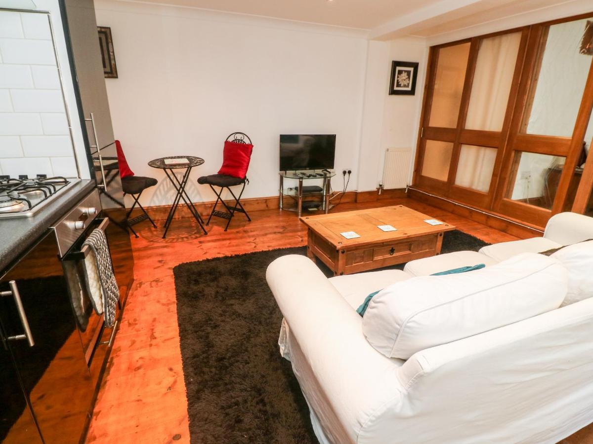 Maia House Apartment เพนริน ภายนอก รูปภาพ